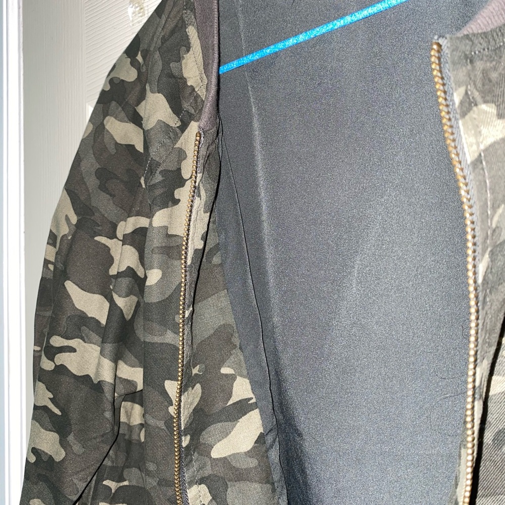Bomber Jacket - Picture 7 of 8